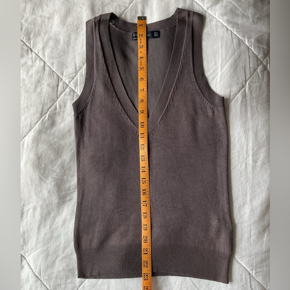 Zara Cool Gray Sweater Vest - Picture 6 of 6